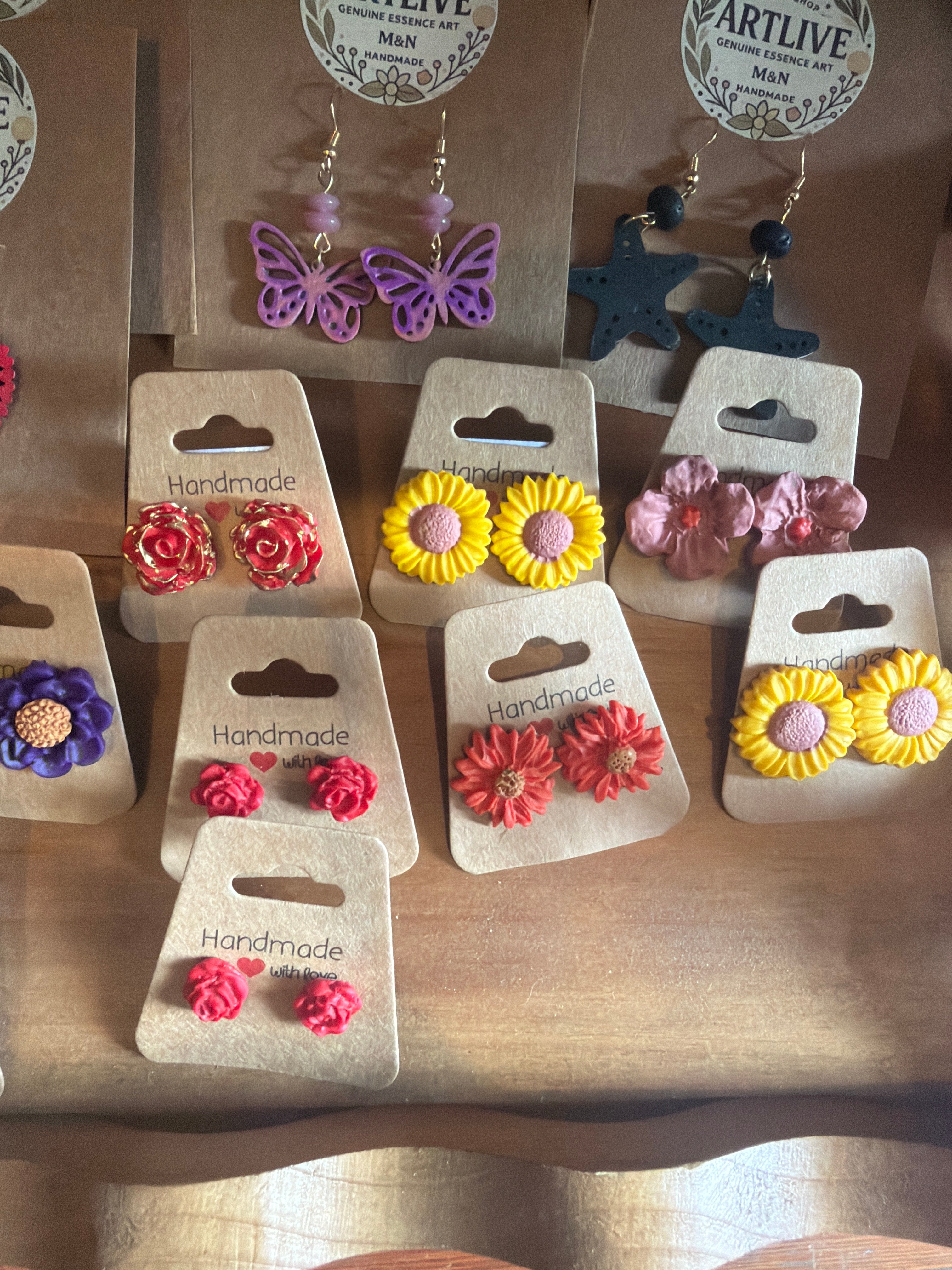 Artlive M&N: Post Earrings
