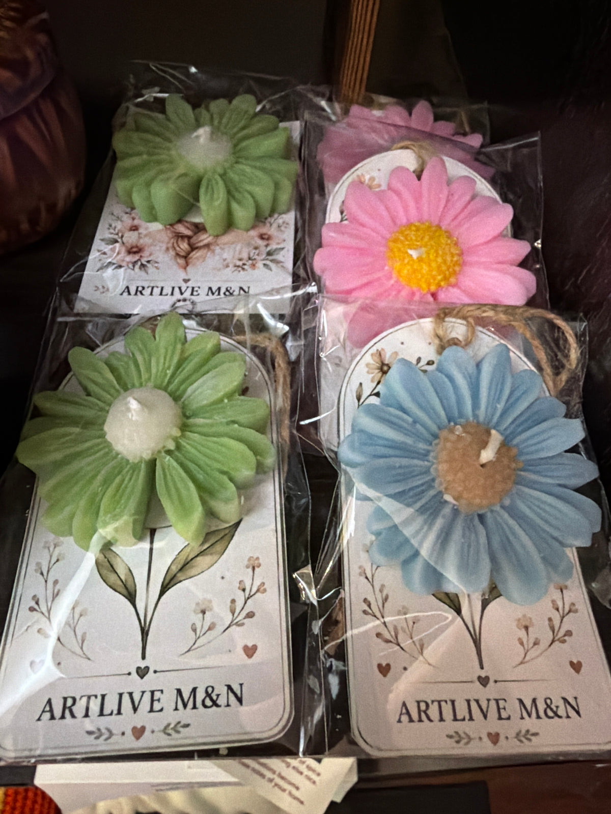 Wax Melt Flowers on hanging tag by Artlive M&N