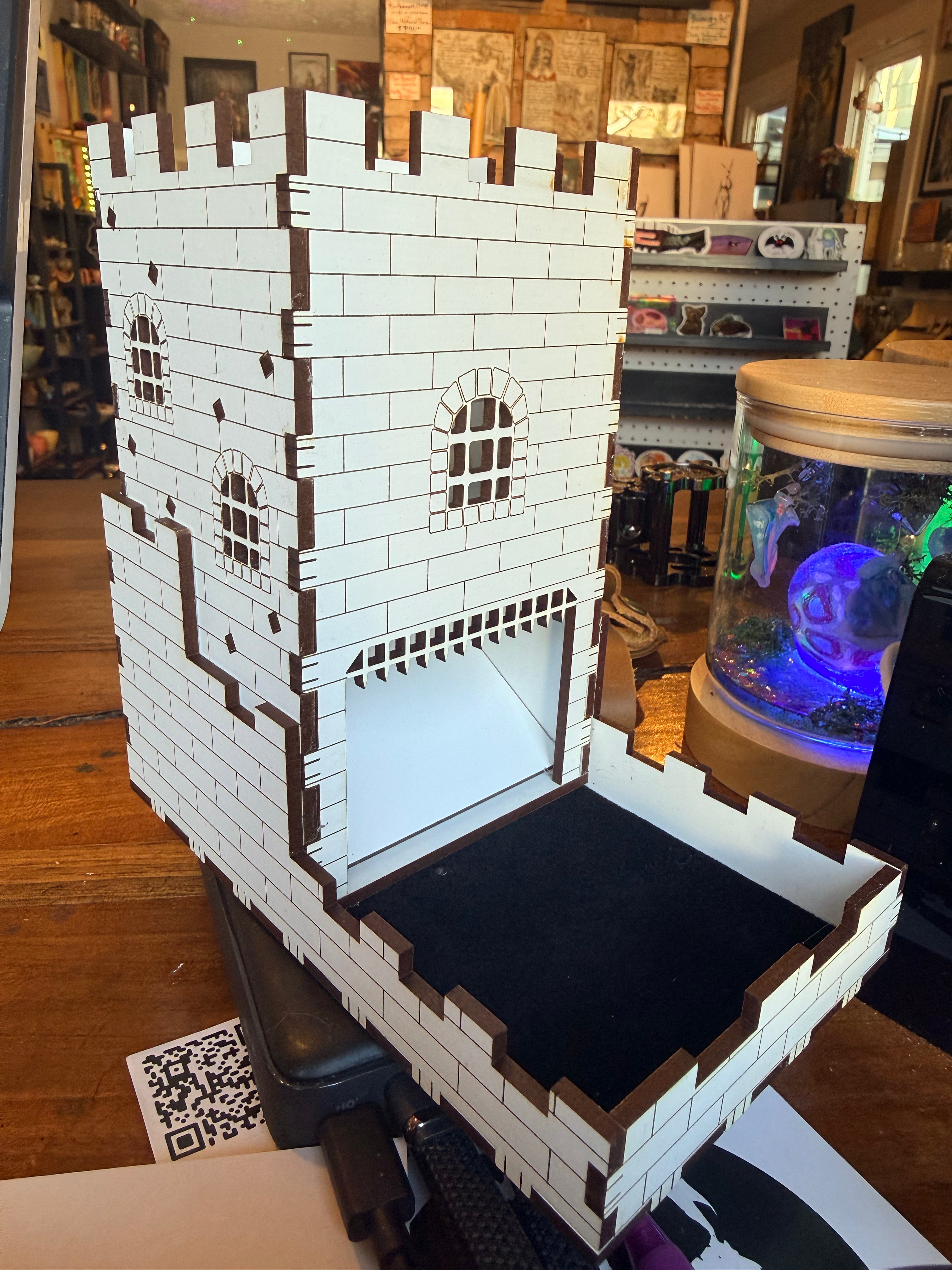 Minx Manx Monks: Folding Dice Tower